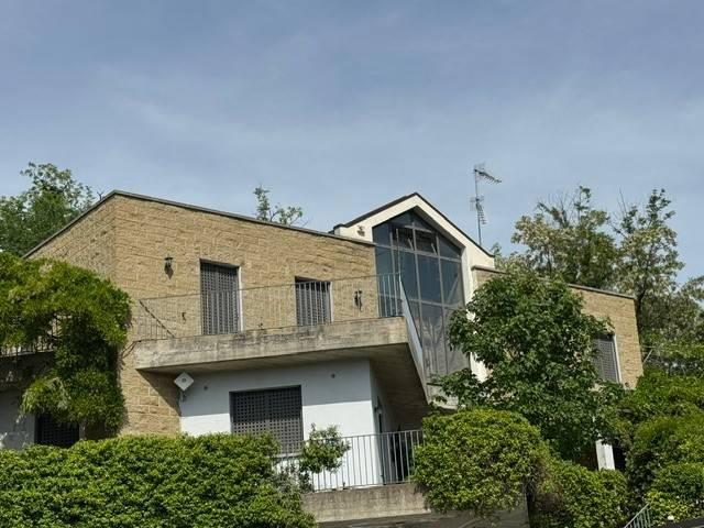 Villa Indipendente in vendita a Unione dei comuni Valli del Reno, Lavino e Samoggia, Monte San Pietro