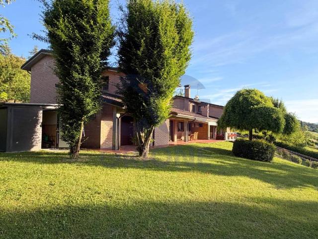 Villa Indipendente in vendita a Unione dei comuni Valli del Reno, Lavino e Samoggia, Monte San Pietro