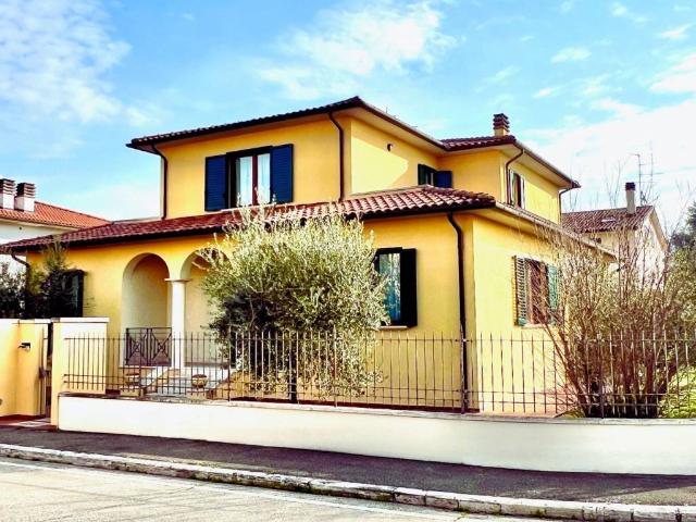 Villa Indipendente in vendita a Monte San Savino, Toscana