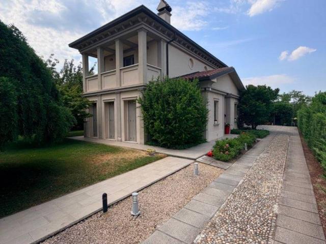 Villa Indipendente in vendita a Montebello Della Battaglia, Lombardia