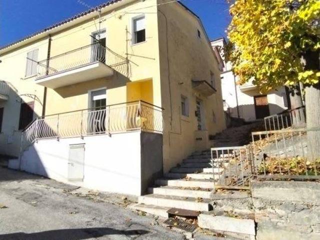 Villa Indipendente in vendita a Montebello Di Bertona, Abruzzo