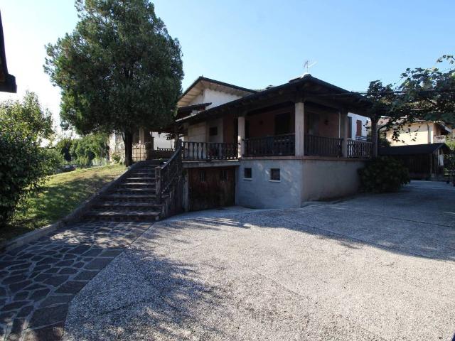 Villa Indipendente in vendita a Montebello Vicentino, Veneto