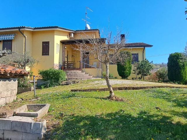 Villa Indipendente in vendita a Montebello Vicentino, Veneto