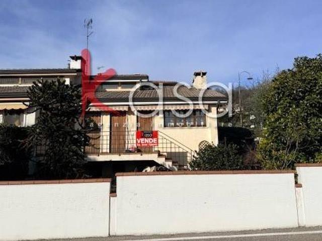 Villa Indipendente in vendita a Montebello Vicentino, Veneto