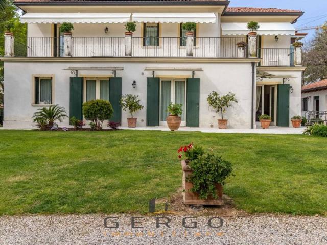 Villa Indipendente in vendita a Centro, Montebelluna