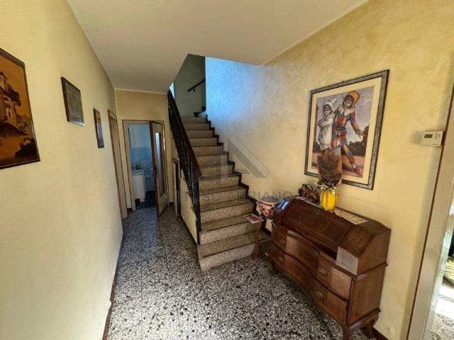 Villa Indipendente in vendita a Montebelluna, Veneto