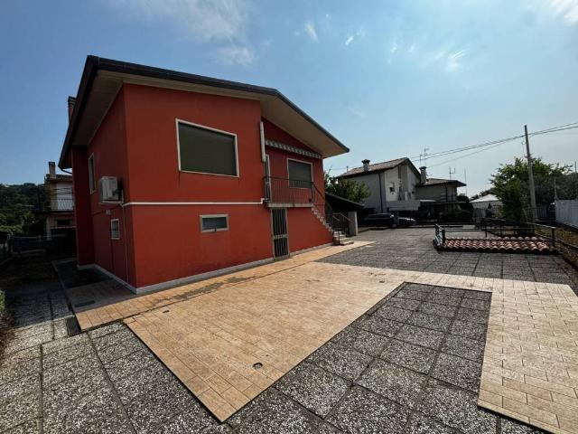 Villa Indipendente in vendita a Caonada, Montebelluna