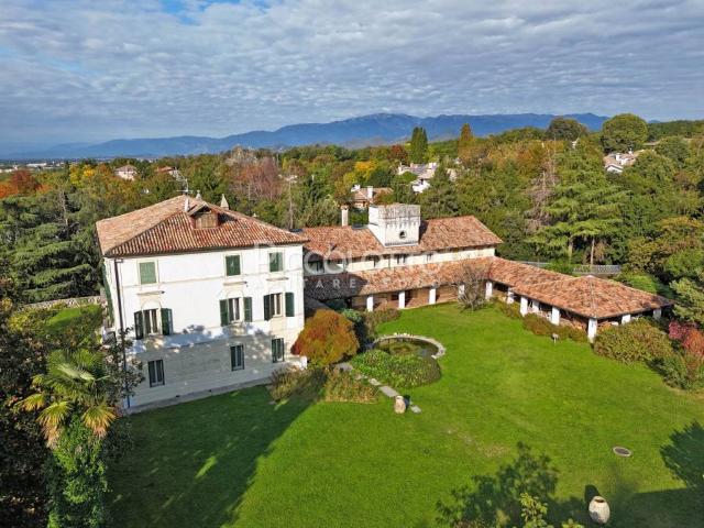 Villa Indipendente in vendita a Mercato Vecchio, Montebelluna