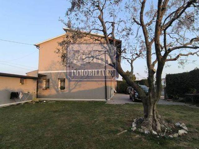 Villa Indipendente in vendita a Trevignano, Veneto