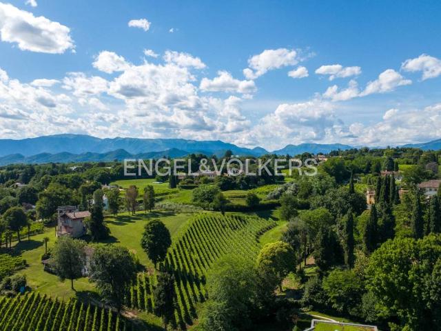 Villa Indipendente in vendita a Mercato Vecchio, Montebelluna