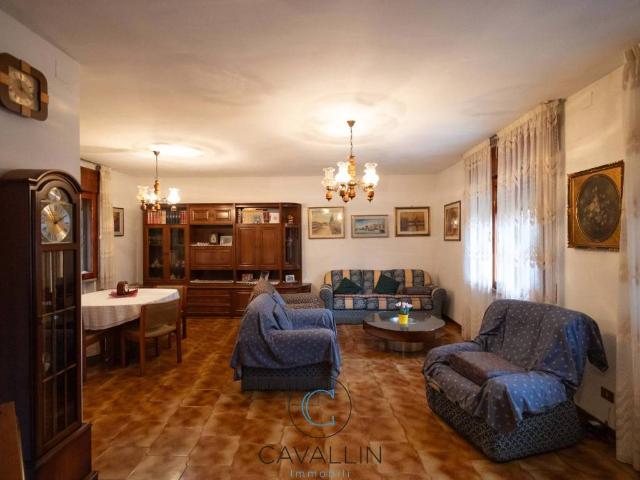 Villa Indipendente in vendita a Centro, Montebelluna
