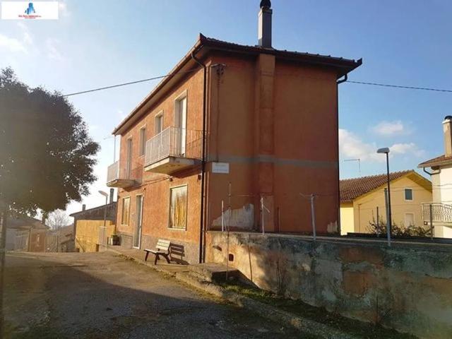 Villa Indipendente in vendita a Montecalvo Irpino, Campania