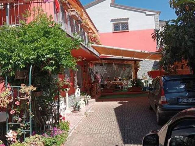 Villa Indipendente in vendita a Montecalvo Versiggia, Lombardia