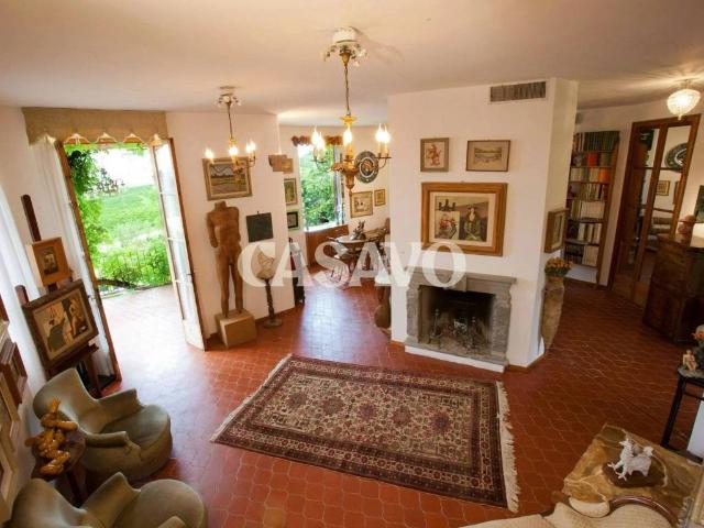 Villa Indipendente in vendita a Montecalvo Versiggia, Lombardia