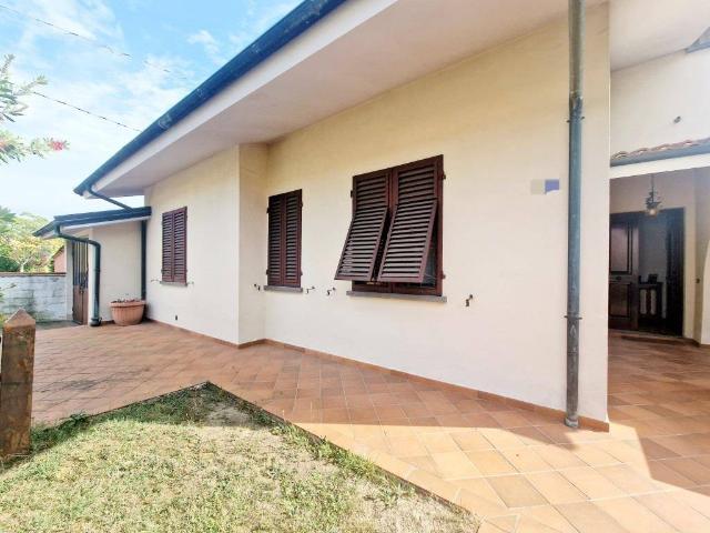 Villa Indipendente in vendita a Altopascio, Toscana