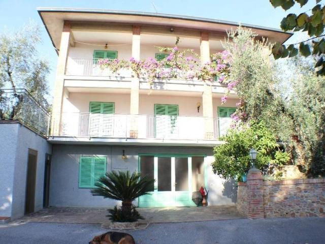 Villa Indipendente in vendita a San Salvatore, Montecarlo