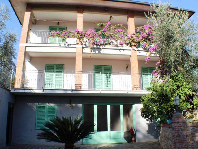 Villa Indipendente in vendita a San Salvatore, Montecarlo