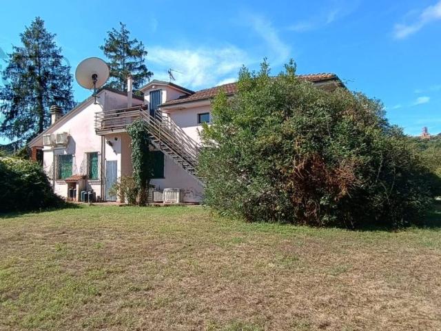 Villa Indipendente in vendita a San Salvatore, Montecarlo