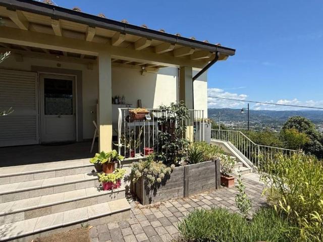 Villa Indipendente in vendita a San Salvatore, Montecarlo