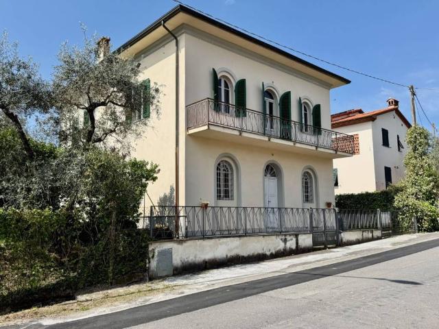 Villa Indipendente in vendita a San Giuseppe, Montecarlo