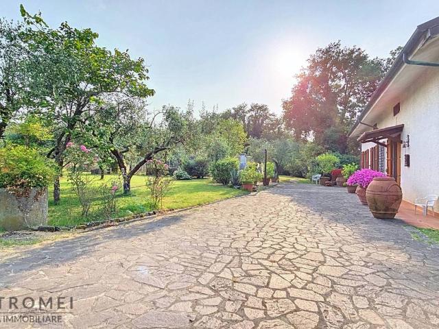 Villa Indipendente in vendita a Altopascio, Toscana