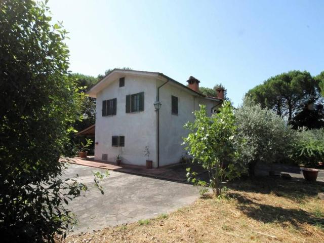 Villa Indipendente in vendita a San Salvatore, Montecarlo