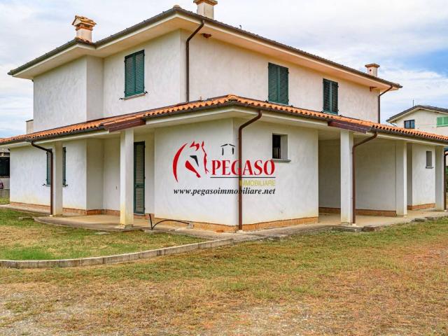 Villa Indipendente in vendita a San Piero in Campo, Montecarlo