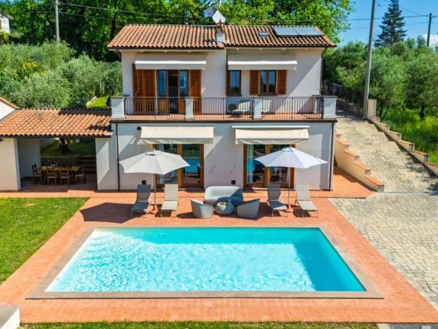 Villa Indipendente in vendita a San Salvatore, Montecarlo