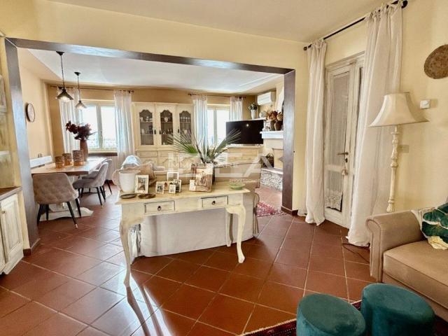 Villa Indipendente in vendita a San Giuseppe, Montecarlo