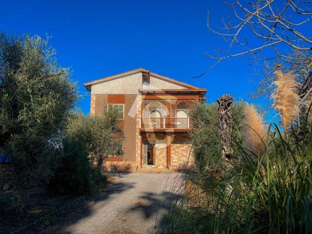 Villa Indipendente in vendita a Marche, Ancona