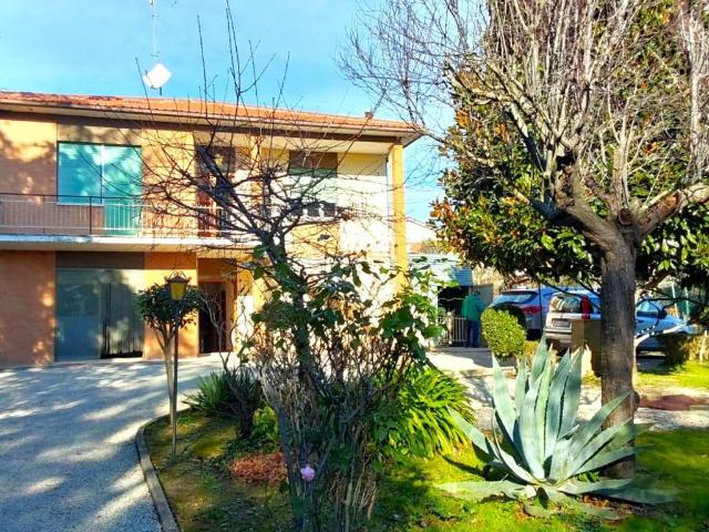 Villa Indipendente in vendita a Marche, Macerata