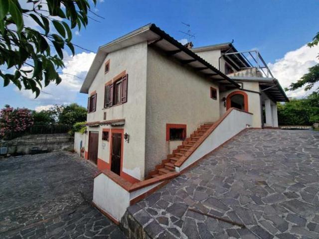 Villa Indipendente in vendita a Montecastrilli, Umbria