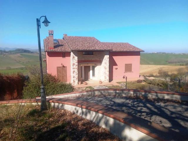 Villa Indipendente in vendita a Montecastrilli, Umbria