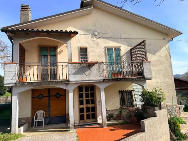 Villa Indipendente in vendita a Montecastrilli, Umbria