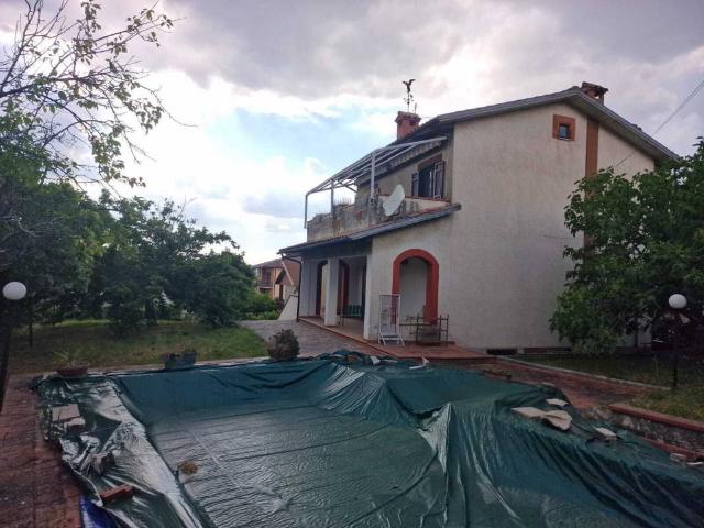 Villa Indipendente in vendita a Montecastrilli, Umbria