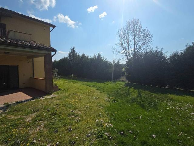 Villa Indipendente in vendita a Montecastrilli, Umbria