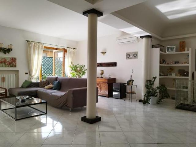 Villa Indipendente in vendita a Montecatini Terme, Toscana