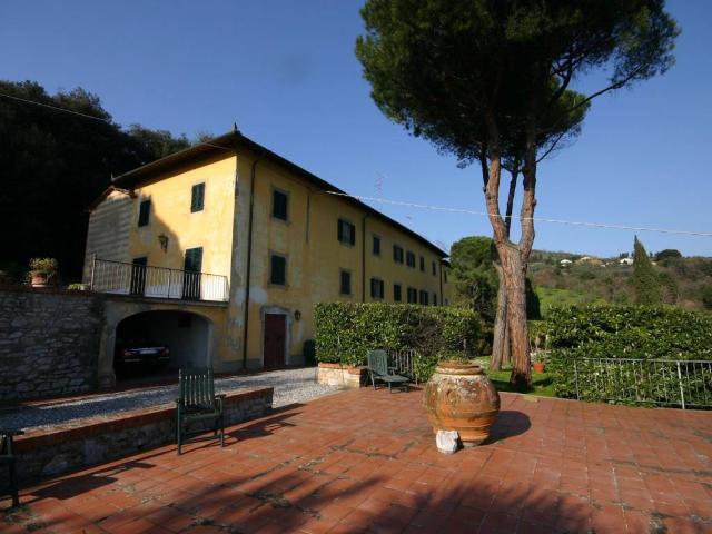 Villa Indipendente in vendita a Montecatini Terme, Pistoia