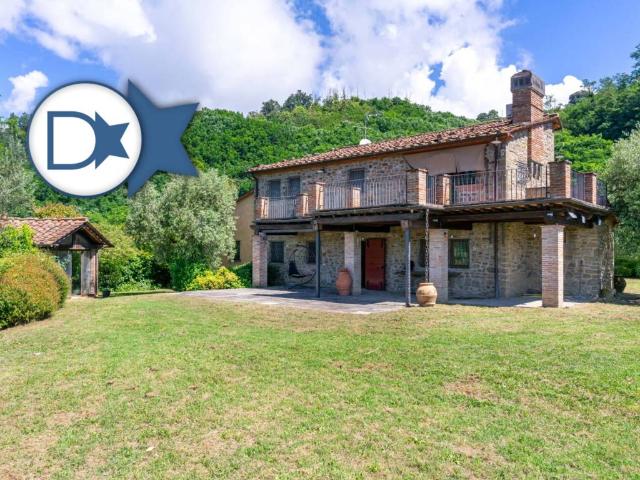 Villa Indipendente in vendita a Gallo, Montecatini Terme