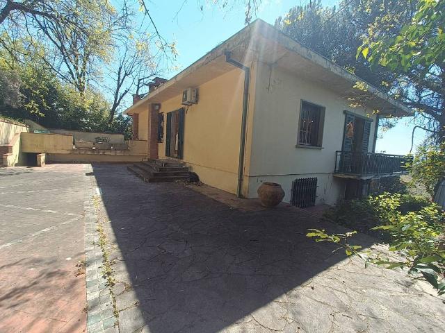 Villa Indipendente in vendita a Gallo, Montecatini Terme