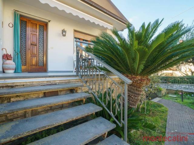 Villa Indipendente in vendita a Montecatini Alto, Montecatini Terme