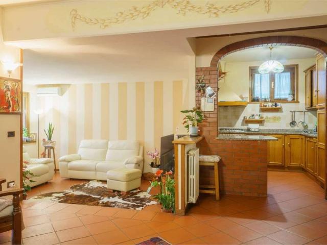 Villa Indipendente in vendita a Montecatini Terme, Toscana