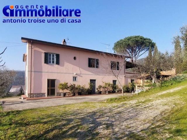 Villa Indipendente in vendita a Montecatini Terme, Pistoia