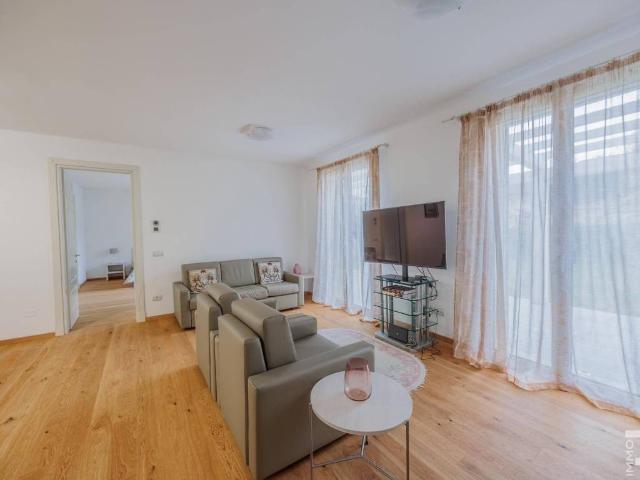Villa Indipendente in vendita a Montecatini Terme, Toscana