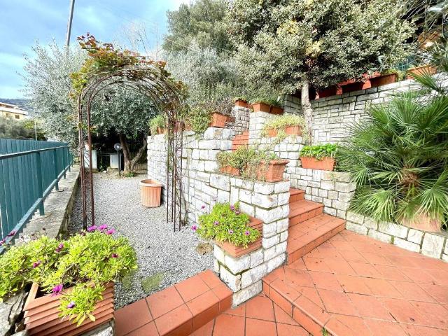 Villa Indipendente in vendita a Montecatini Terme, Toscana