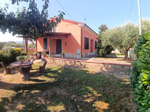 Villa Indipendente in vendita a Montecatini - Terme, Gallo