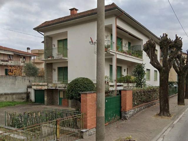 Villa Indipendente in vendita a Montecatini Terme, Toscana