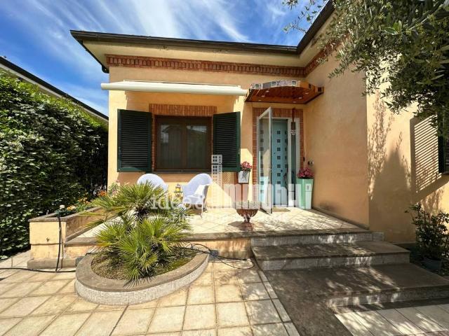 Villa Indipendente in vendita a Montecatini Terme, Toscana