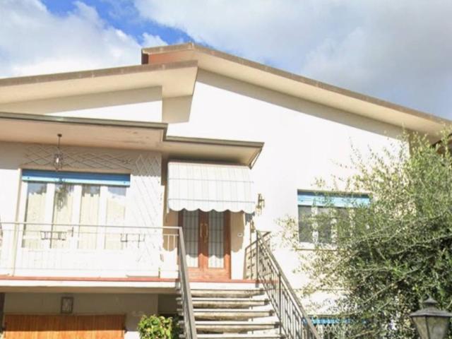 Villa Indipendente in vendita a Montecatini - Terme, Pistoia