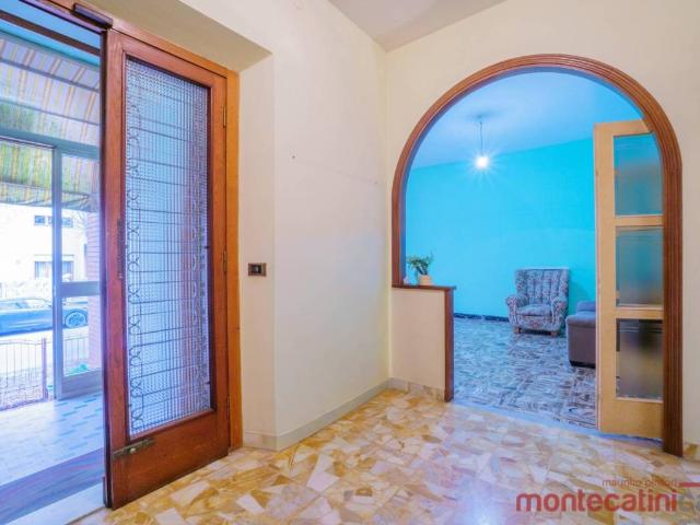 Villa Indipendente in vendita a Montecatini Terme, Toscana